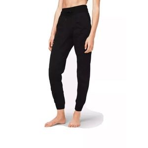 NWT, size 6, lululemon dance studio crop joggers